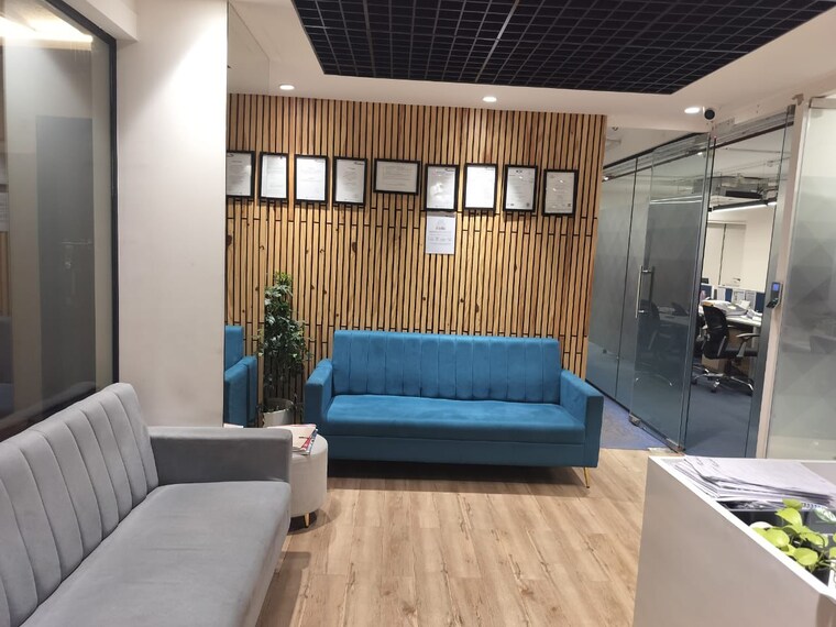 Bedroom, landmark-building Commercial Office Space 1500 Sq.Ft. In Worli Mumbai 9580007