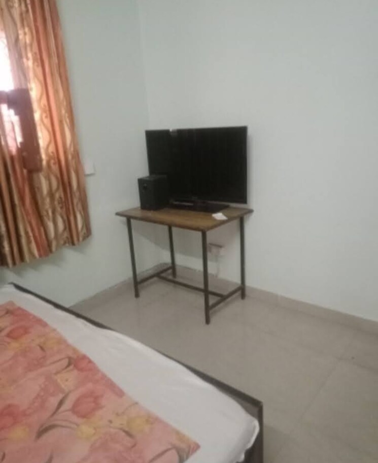 Room, aliganj 1 Bedroom 1700 Sq.Ft. Villa In Aliganj Lucknow 9580018