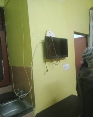 Furnished Amenities in 1 BHK Villa at Aliganj – for Rent