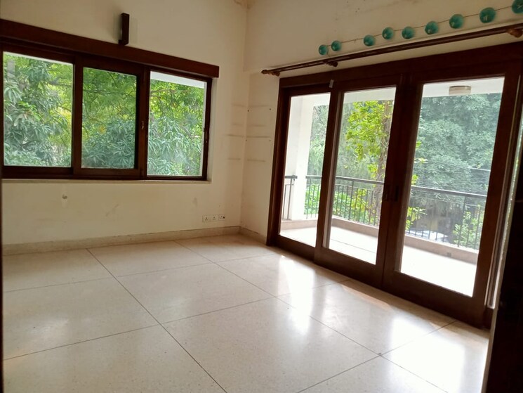 Room, chirag enclave 3 Bedroom 450 Sq.Yd. Builder Floor In Chirag Enclave Delhi 9580044