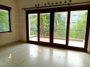 Room in 3 BHK Builder Floor at Chirag Enclave – for Rent