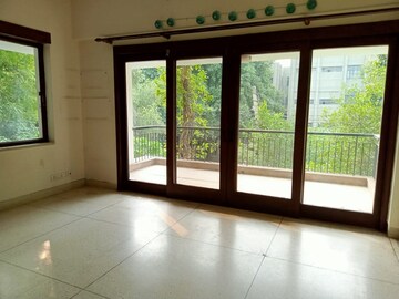 Room in 3 BHK Builder Floor at Chirag Enclave – for Rent