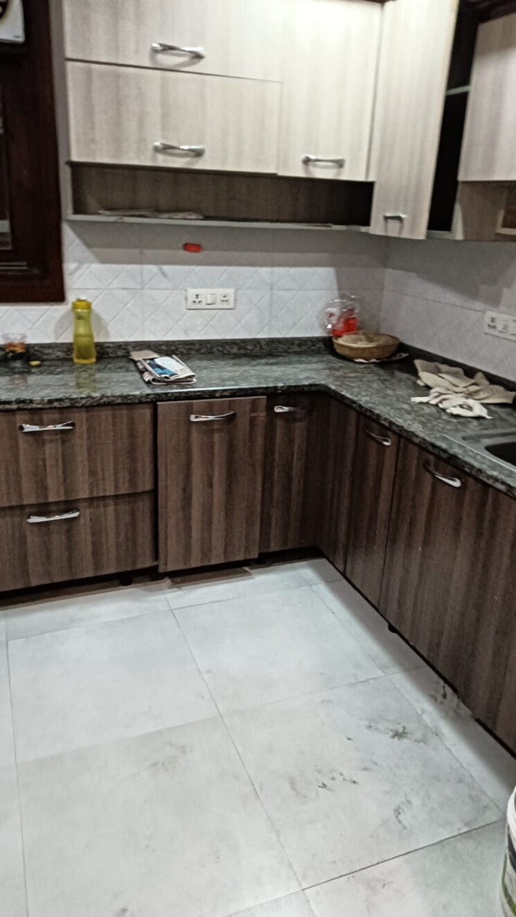 Kitchen, greater kailash i 3 Bedroom 208 Sq.Yd. Builder Floor In Greater Kailash I Delhi 9580048