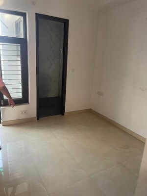 Room in 3 BHK Builder Floor at Fidato Honour Homes, Sector 89 – for Rent