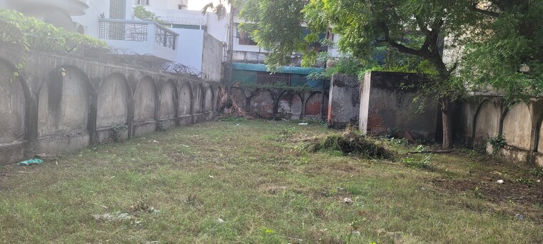 Garden, sector 19  271 Sq.Mt. Plot In Sector 19 Noida 9580056