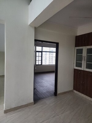 Room in 3 BHK Apartment at Vishesh Khand, Gomti Nagar – for Rent