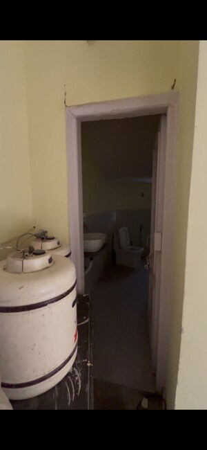 Bathroom in 4 BHK Villa at Sector 21 – for Rent
