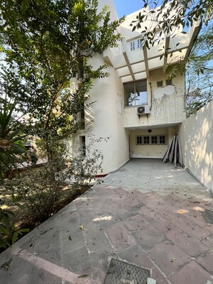 Balcony in 4 BHK Villa at Sector 21 – for Rent