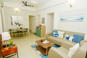 Living Room in 2.5 BHK Apartment at VVIP Homes, Gaur City 2 – for Rent