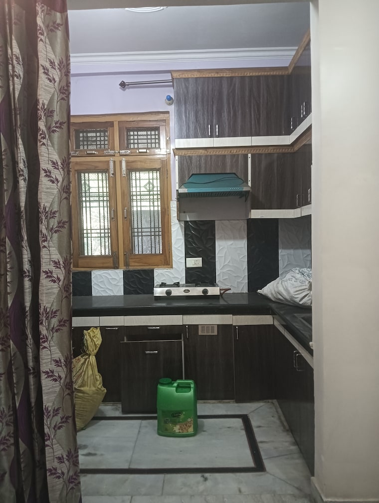 Kitchen, gomti nagar 1.5 Bedroom 800 Sq.Ft. Villa In Gomti Nagar Lucknow 9580100