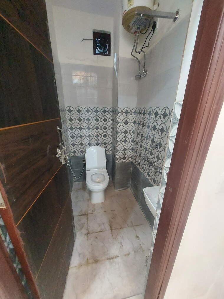 undefined, new ashok nagar 2 Bedroom 650 Sq.Ft. Builder Floor In New Ashok Nagar Delhi 9580110