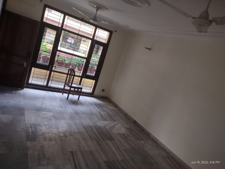 Room, sector 20 3 Bedroom 1450 Sq.Ft. Apartment In Sector 20 Panchkula 9580105