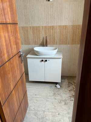 Bathroom in 5 BHK Apartment at Imperia Esfera, Sector 37c – for Sale