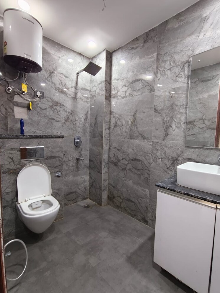 Bathroom, saket 3 Bedroom 1850 Sq.Ft. Builder Floor In Saket Delhi 9580121
