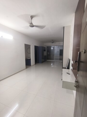 Room in 3 BHK Apartment at Raheja Vistas, Nacharam – for Rent
