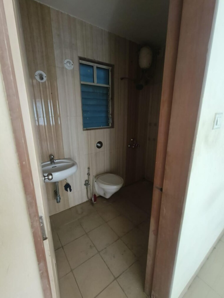 Bathroom, karan-suncoast 2 Bedroom 1100 Sq.Ft. Apartment In Bavdhan Pune 9580158