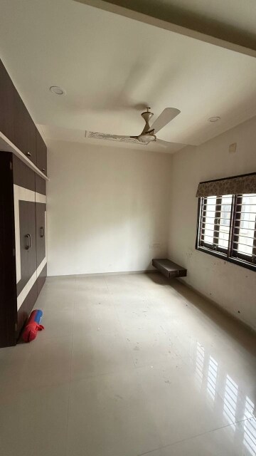 Room in 4 BHK Villa at Raysan – for Rent