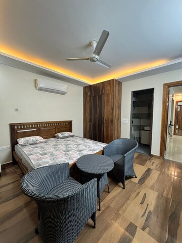Master Bedroom in 1 BHK Builder Floor at Sector 38 – for Rent
