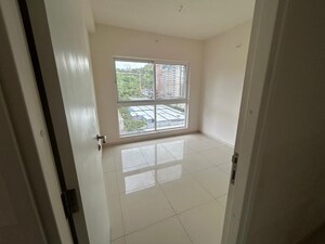 Room in 2 BHK Apartment at Godrej Green Vistas, Mahalunge – for Rent