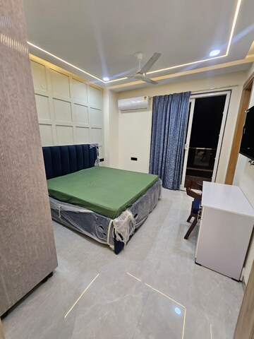 Living Room in 2 BHK Builder Floor at Sector 52 – for Rent