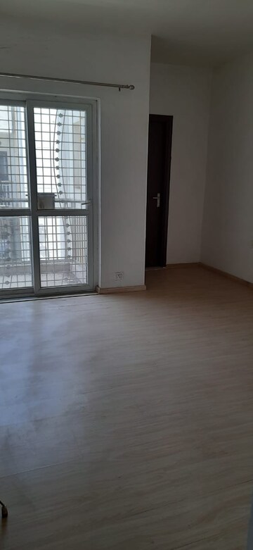 Room in 3 BHK Apartment at Puri Pratham, Sector 84 – for Sale