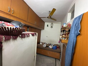 Furnished Amenities in 2 BHK Independent House at East Punjabi Bagh – for Rent