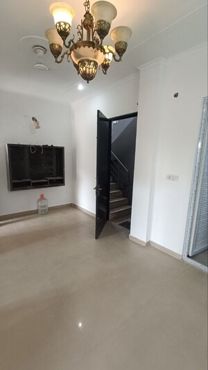 Living Room in 3 BHK Builder Floor at Sainik Colony – for Rent