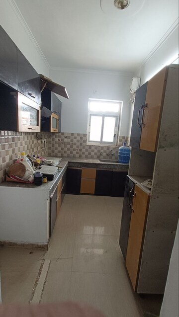 Kitchen in 3 BHK Builder Floor at Sainik Colony – for Rent
