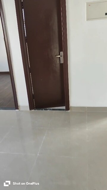 Room in 3 BHK Apartment at SS City, Sector 85 – for Sale