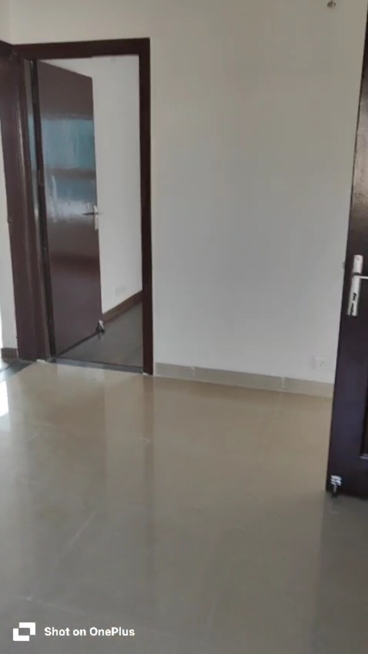 Room, ss-city 3 Bedroom 187 Sq.Ft. Apartment In Sector 85 Gurgaon 9580336