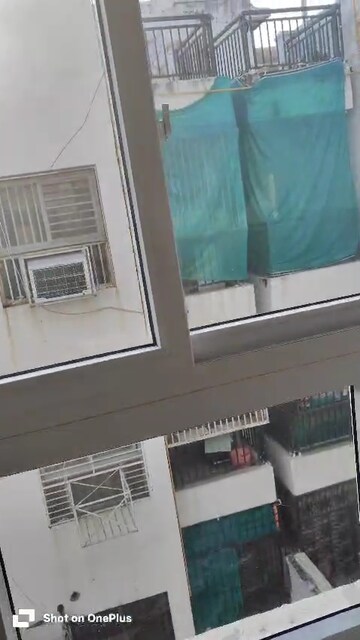 Furnished Amenities in 3 BHK Apartment at SS City, Sector 85 – for Sale