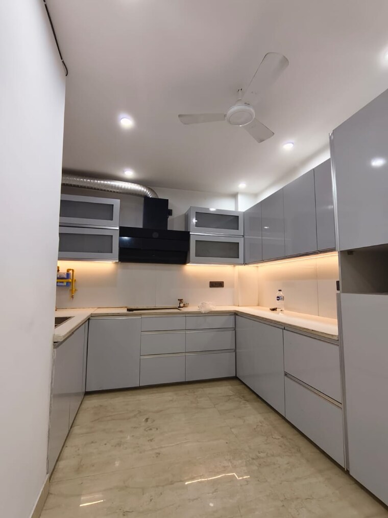 Kitchen, freedom fighters enclave 3 Bedroom 1500 Sq.Ft. Builder Floor In Freedom Fighters Enclave Delhi 9580340