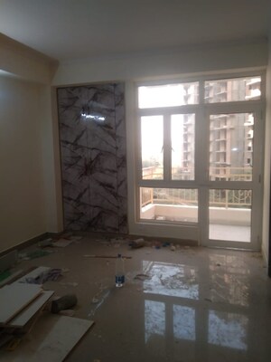 Room in 2 BHK Apartment at Supertech Ecovillage II, Sector 16b Greater Noida – for Rent