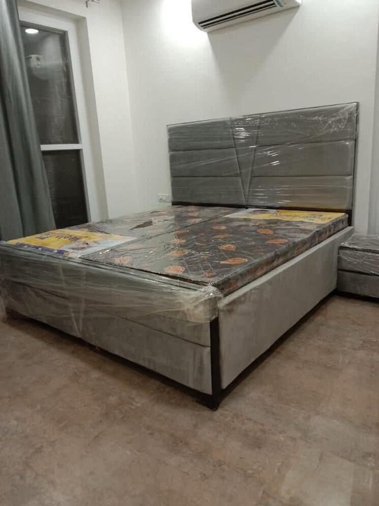 Bedroom, freedom fighters enclave 3 Bedroom 1500 Sq.Ft. Apartment In Freedom Fighters Enclave Delhi 9580368