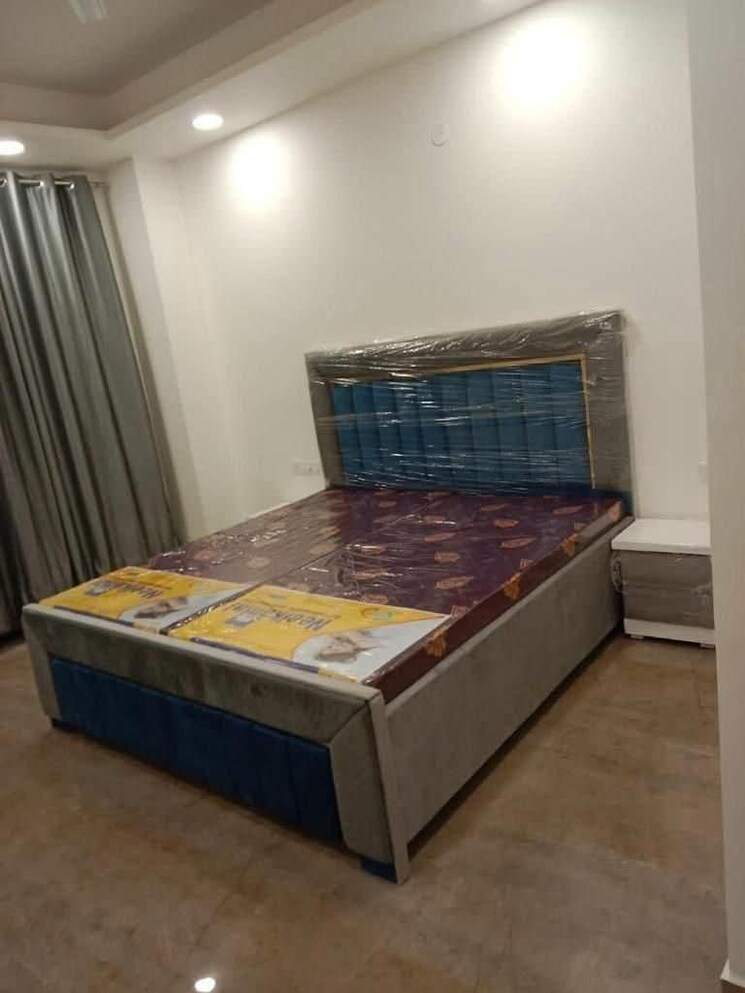 Bedroom, freedom fighters enclave 3 Bedroom 1500 Sq.Ft. Apartment In Freedom Fighters Enclave Delhi 9580368