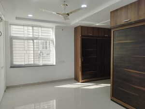 Room in 3.5 BHK Apartment at Kavuri Hills, Madhapur – for Rent