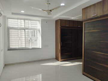 Room in 3.5 BHK Apartment at Kavuri Hills, Madhapur – for Rent