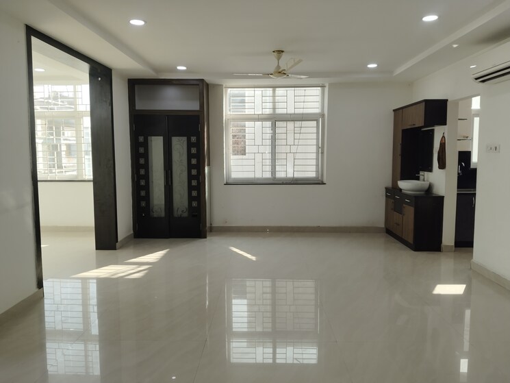 Room, kavuri-hills 3.5 Bedroom 2100 Sq.Ft. Apartment In Madhapur Hyderabad 9580367