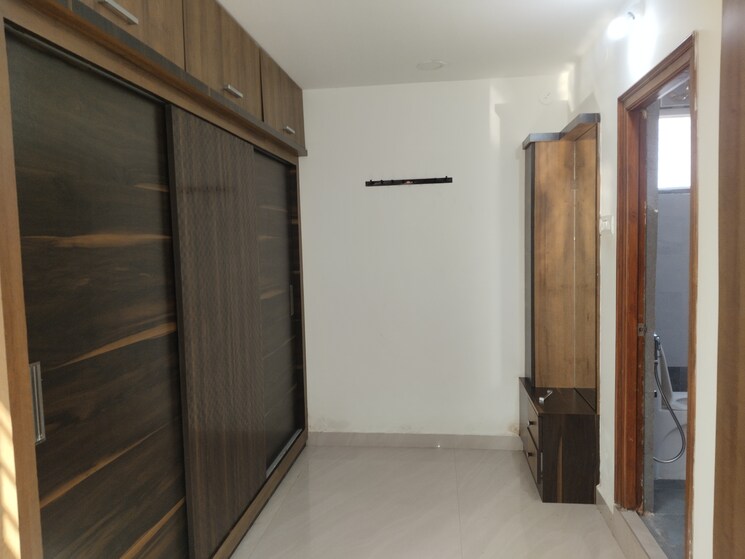 Room, kavuri-hills 3.5 Bedroom 2100 Sq.Ft. Apartment In Madhapur Hyderabad 9580367
