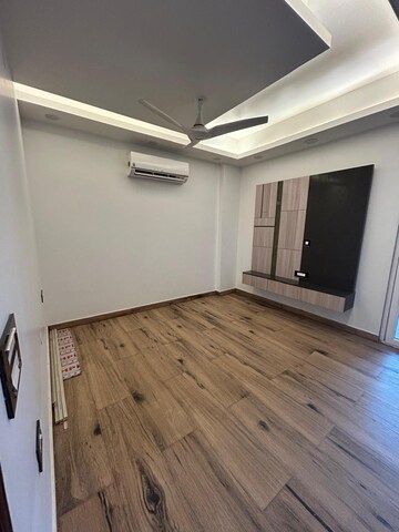 Room in 3 BHK Builder Floor at Fidato Honour Homes, Sector 89 – for Rent