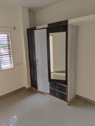 Room in 2 BHK Apartment at Krishna Residency Kadubeesanahalli, Kadubeesanahalli – for Rent