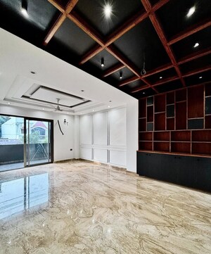 Living Room in 4 BHK Builder Floor at BP Homes, Sector 85 – for Sale