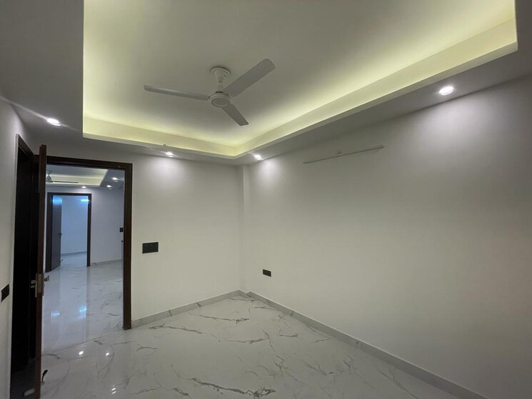 Bedroom, freedom fighters enclave 2 Bedroom 1000 Sq.Ft. Apartment In Freedom Fighters Enclave Delhi 9580463