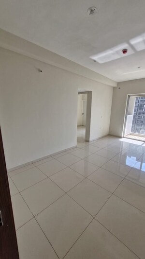 Room in 3 BHK Apartment at Kharadi – for Rent