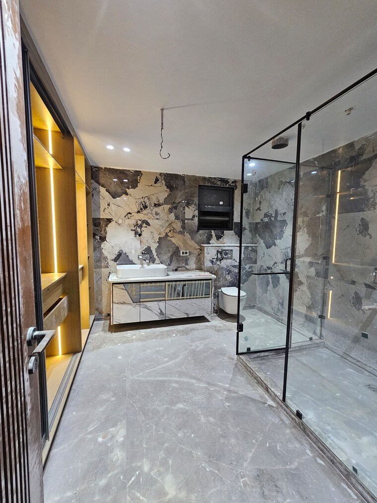 Bathroom, shanti kunj 4 Bedroom 2700 Sq.Ft. Builder Floor In Shanti Kunj Delhi 9580403