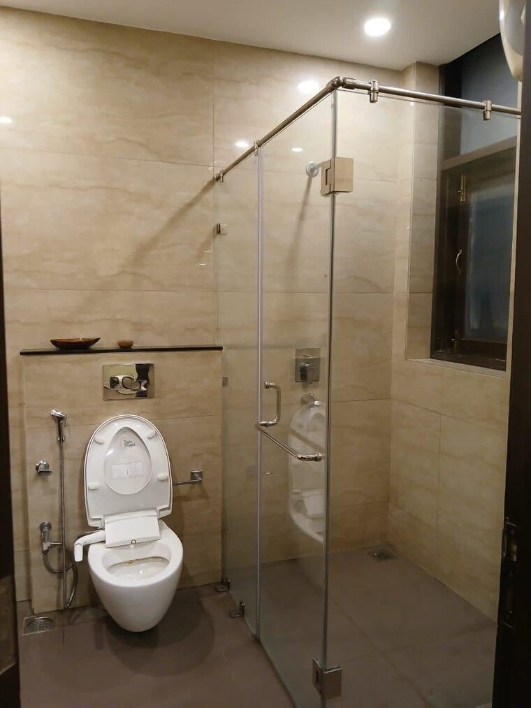 Bathroom, saket 1 Bedroom 500 Sq.Ft. Apartment In Saket Delhi 9580528