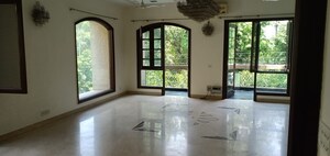 Room in 4 BHK Builder Floor at Panchsheel Park – for Sale