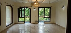 Room in 4 BHK Builder Floor at Panchsheel Park – for Sale
