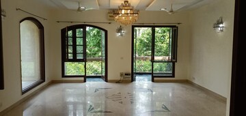Room in 4 BHK Builder Floor at Panchsheel Park – for Sale