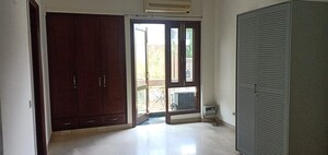 Room in 4 BHK Builder Floor at Panchsheel Park – for Sale